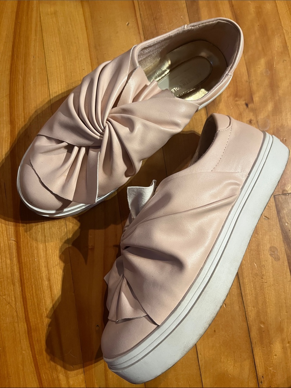 Kenneth Cole Blush Pink Knot Slip-On Sneakers